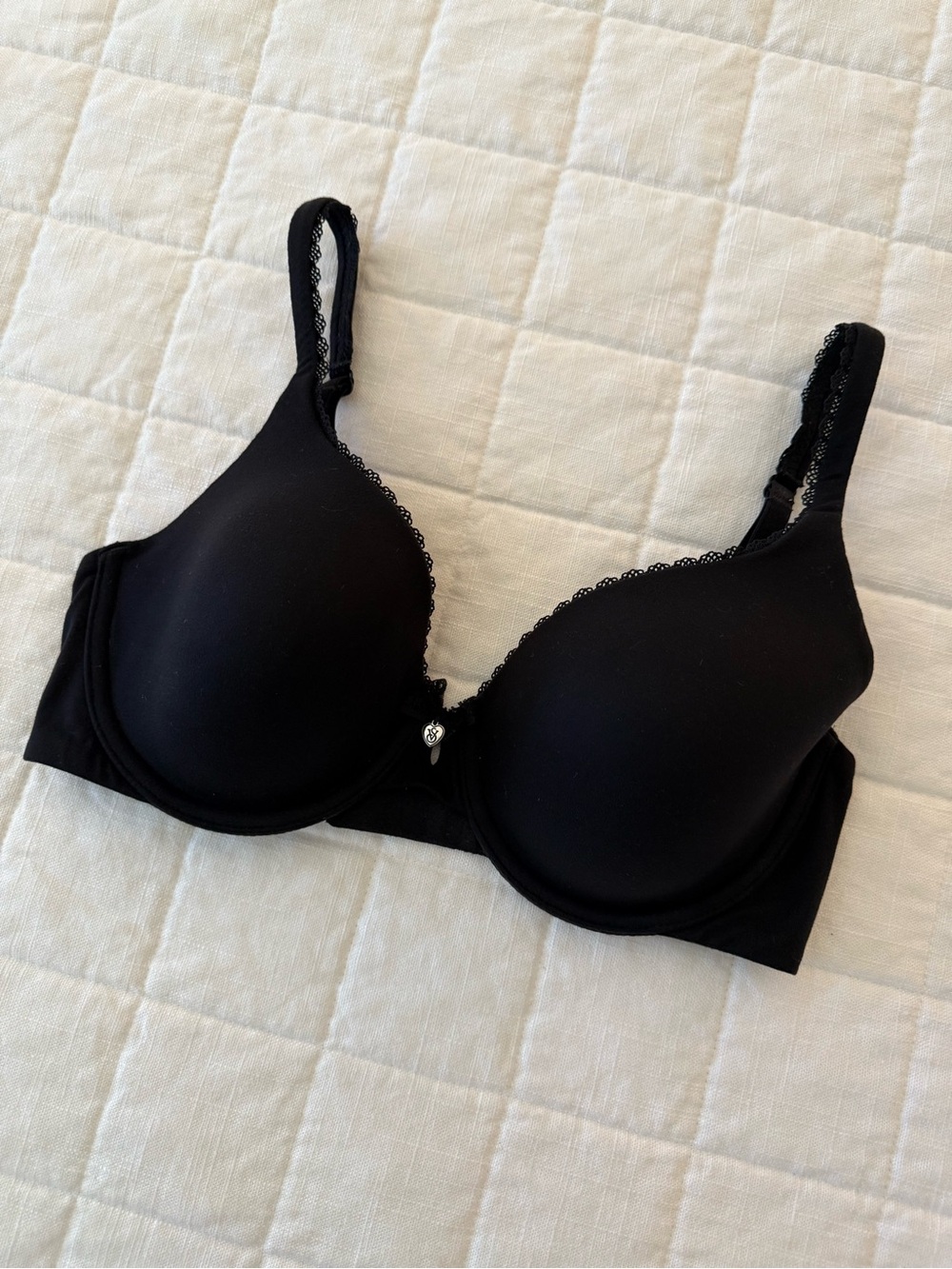 NWOT Victoria’s Secret Body By Victoria Lined Perfect Coverage 32D
